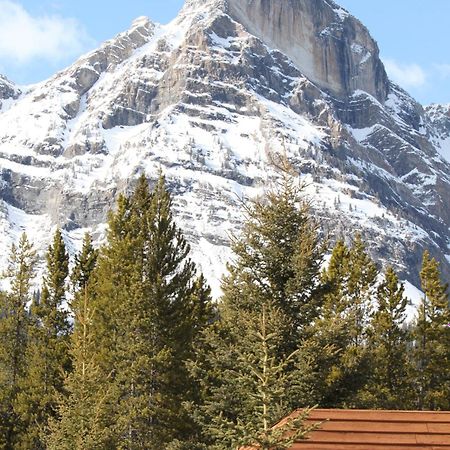 The Crossing Hotel Saskatchewan River Crossing Exterior foto