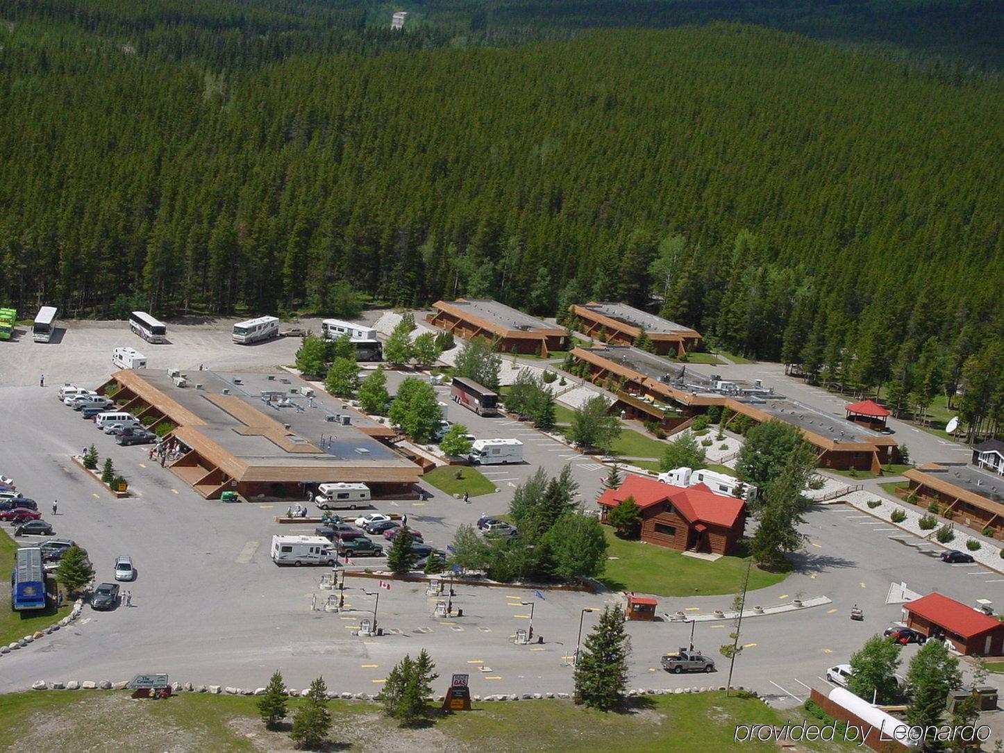 The Crossing Hotel Saskatchewan River Crossing Exterior foto