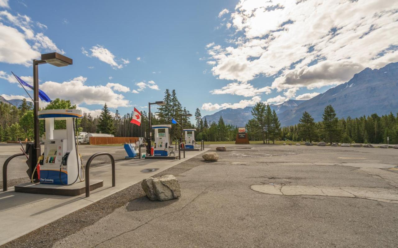 The Crossing Hotel Saskatchewan River Crossing Exterior foto